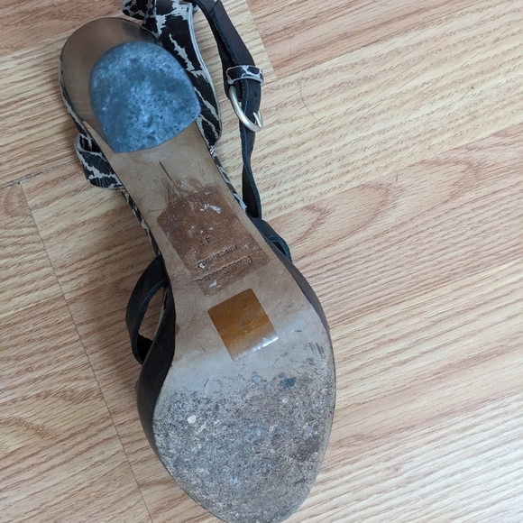 Ladies Heels - Picture 2 of 9